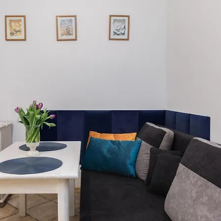 Apartment With Veranda Torunska By Renters Pobierowo