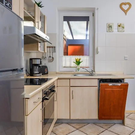 With Veranda Torunska By Renters 아파트 *