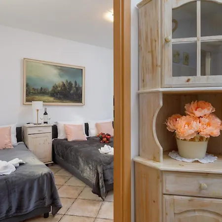 With Veranda Torunska By Renters