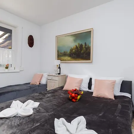 With Veranda Torunska By Renters 포비에로보