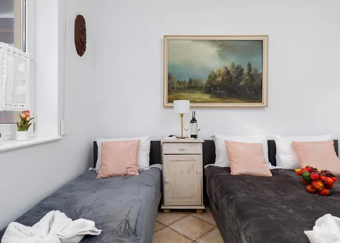 Appartement With Veranda Torunska By Renters *